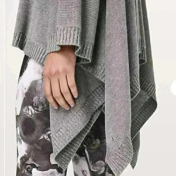 NWOT LULULEMON | Divinity Scarf in Lunar Rock / Iced Iris | One Size - Picture 7 of 8